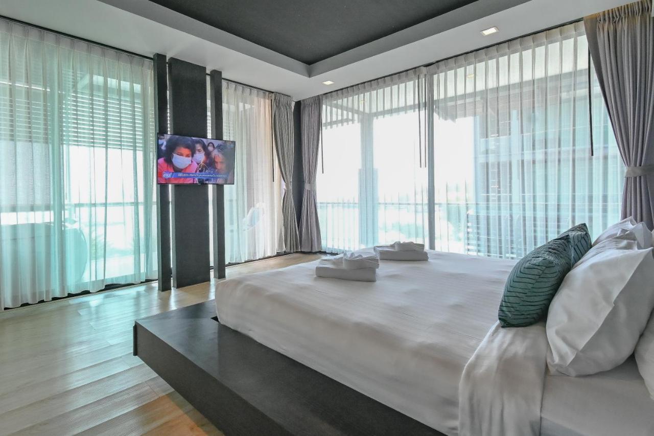 ห้องดีลักซ์เตียงใหญ่พร้อมวิวทะเล